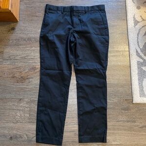 Express Innovator 32 x 30 men’s flat front black pants